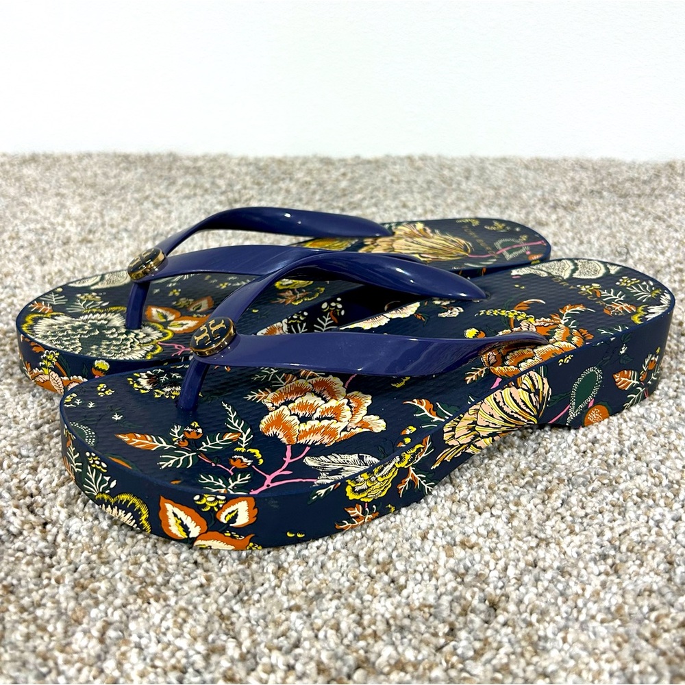 Tory Burch Cut Out Flip Flop Sandals Montauk Navy Floral Happy Times Sz 6.5 - 7